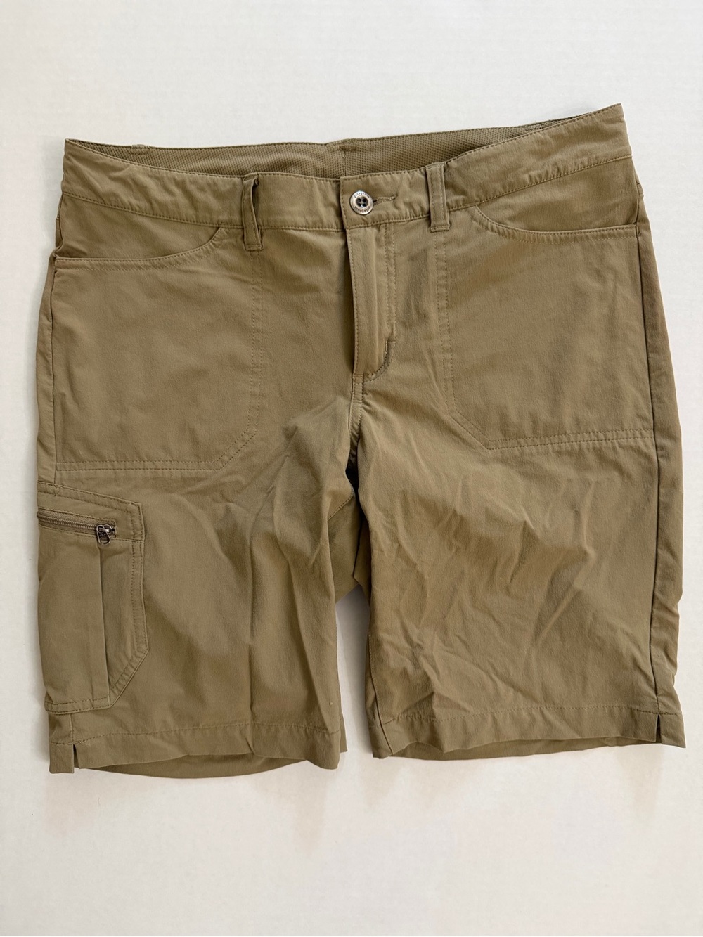 Patagonia Women’s Casual hiking Shorts in Khaki size 8